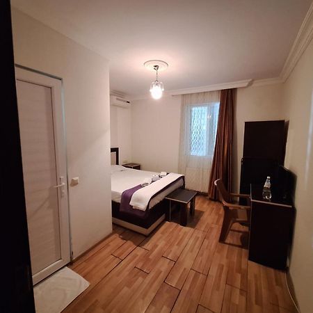 Gold Hotel Batum Buitenkant foto