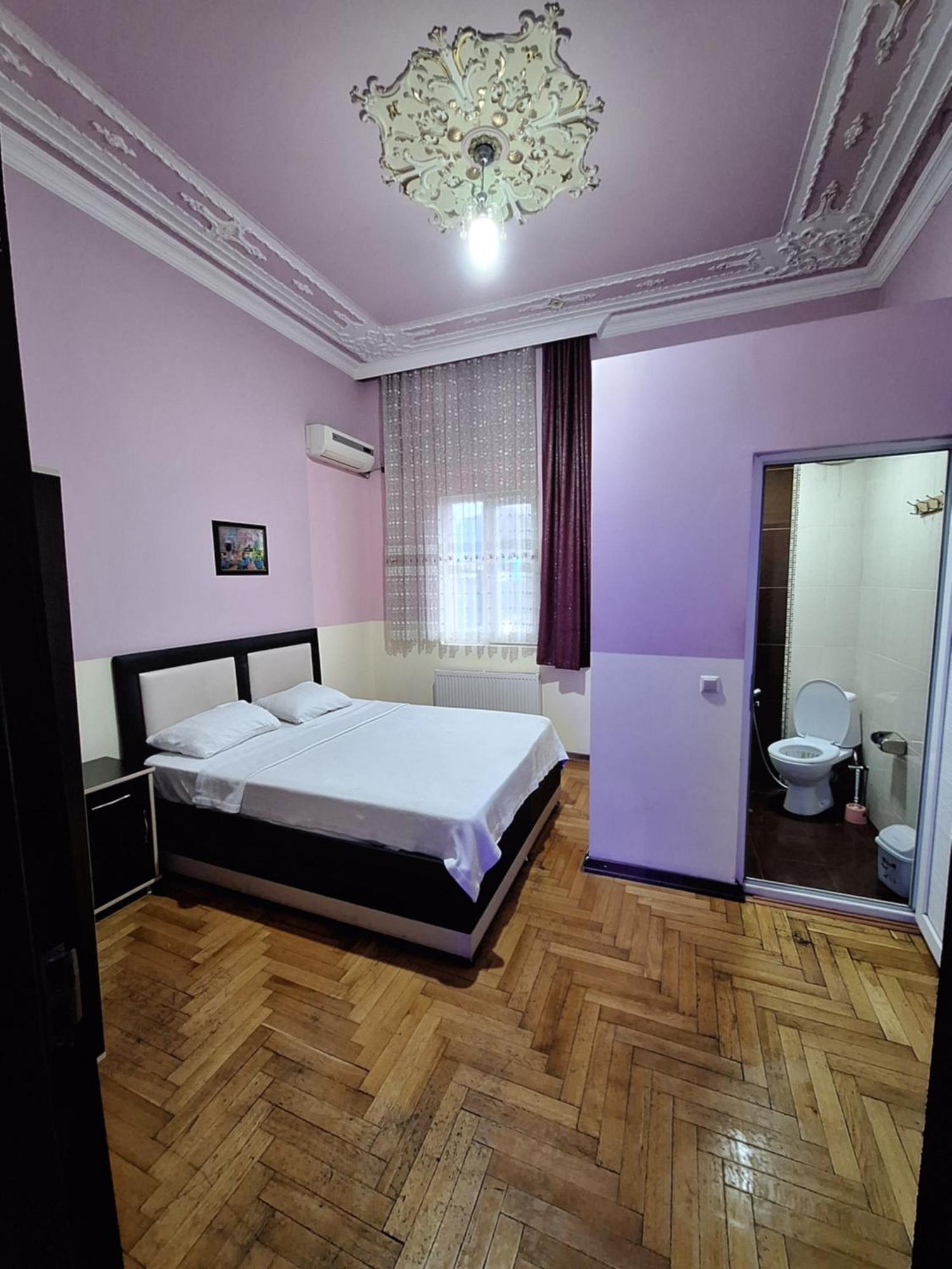 Gold Hotel Batum Buitenkant foto