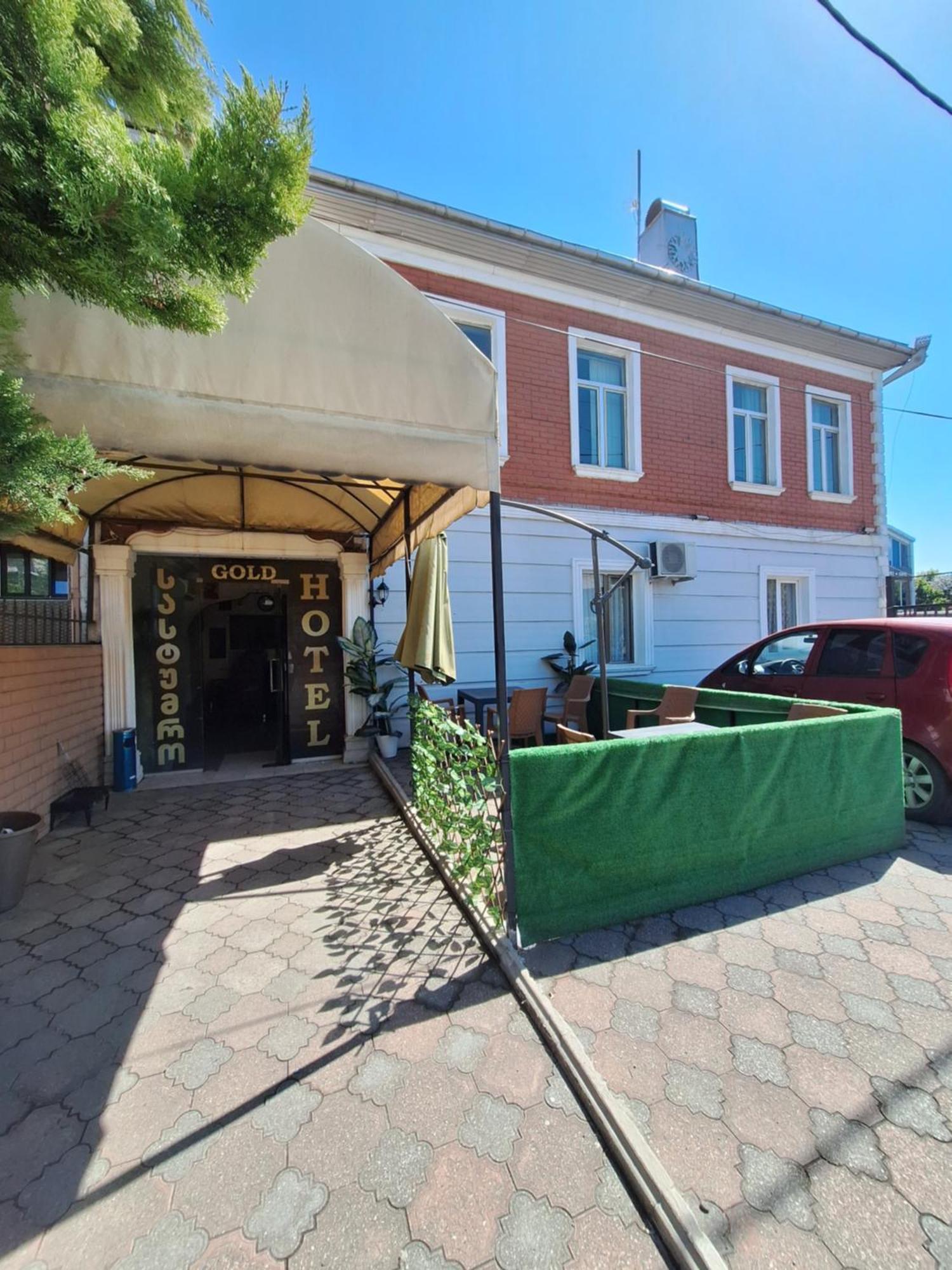 Gold Hotel Batum Buitenkant foto