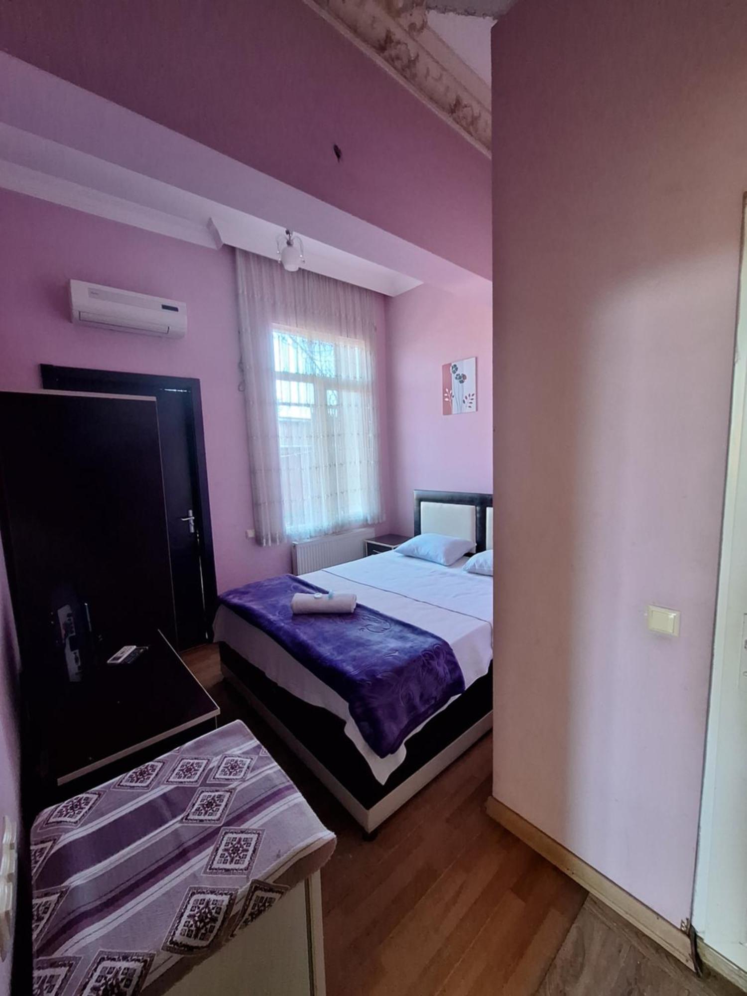 Gold Hotel Batum Buitenkant foto