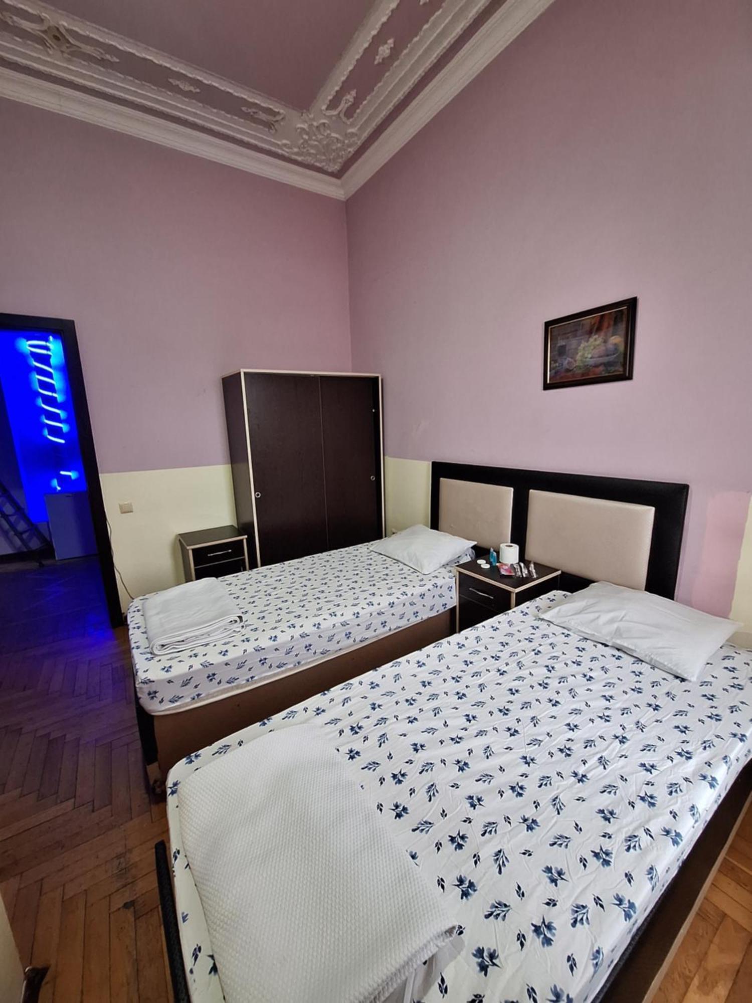 Gold Hotel Batum Buitenkant foto